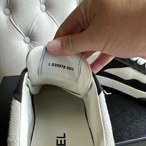 CHANEL 2023 BLACK AND WHITE SUEDE KIDSKIN SNEAKERS. SIZE 36.5. SOLD OUT - Picture 8 of 9